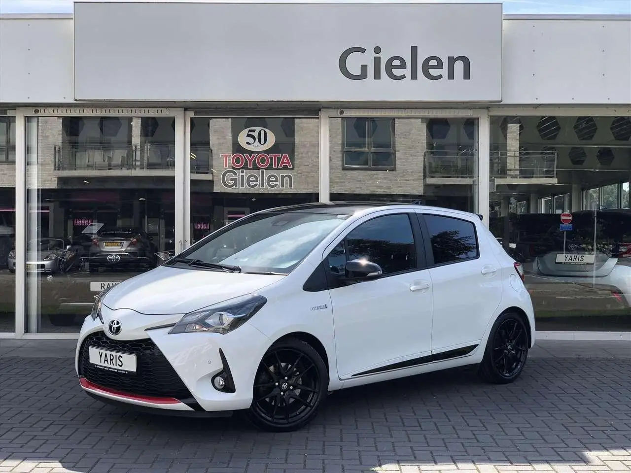 Photo 1 : Toyota Yaris 2019 Hybrid