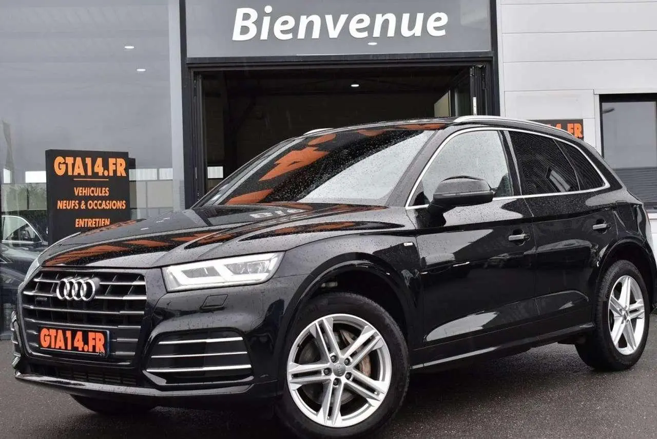 Photo 1 : Audi Q5 2020 Hybride