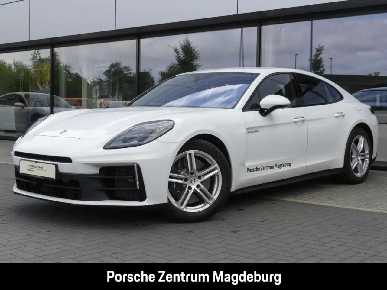 Photo 1 : Porsche Panamera 2024 Hybrid