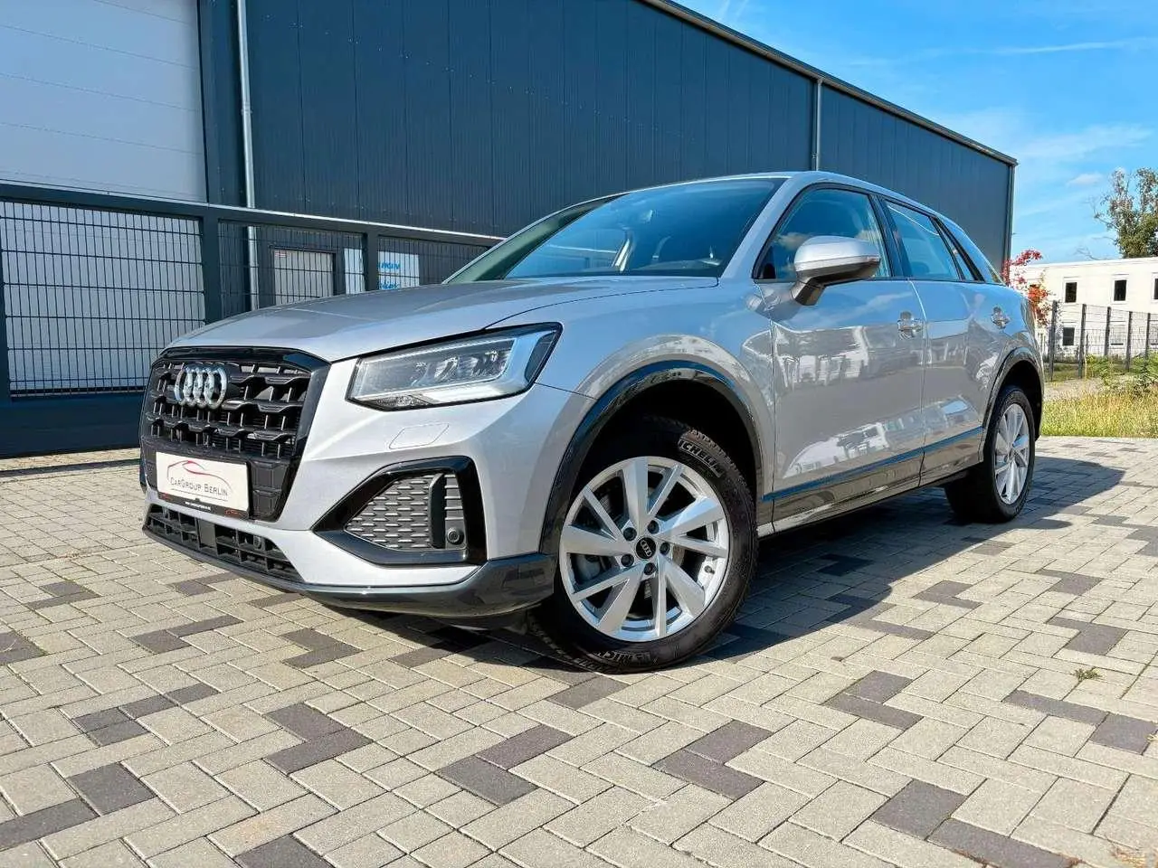 Photo 1 : Audi Q2 2023 Petrol