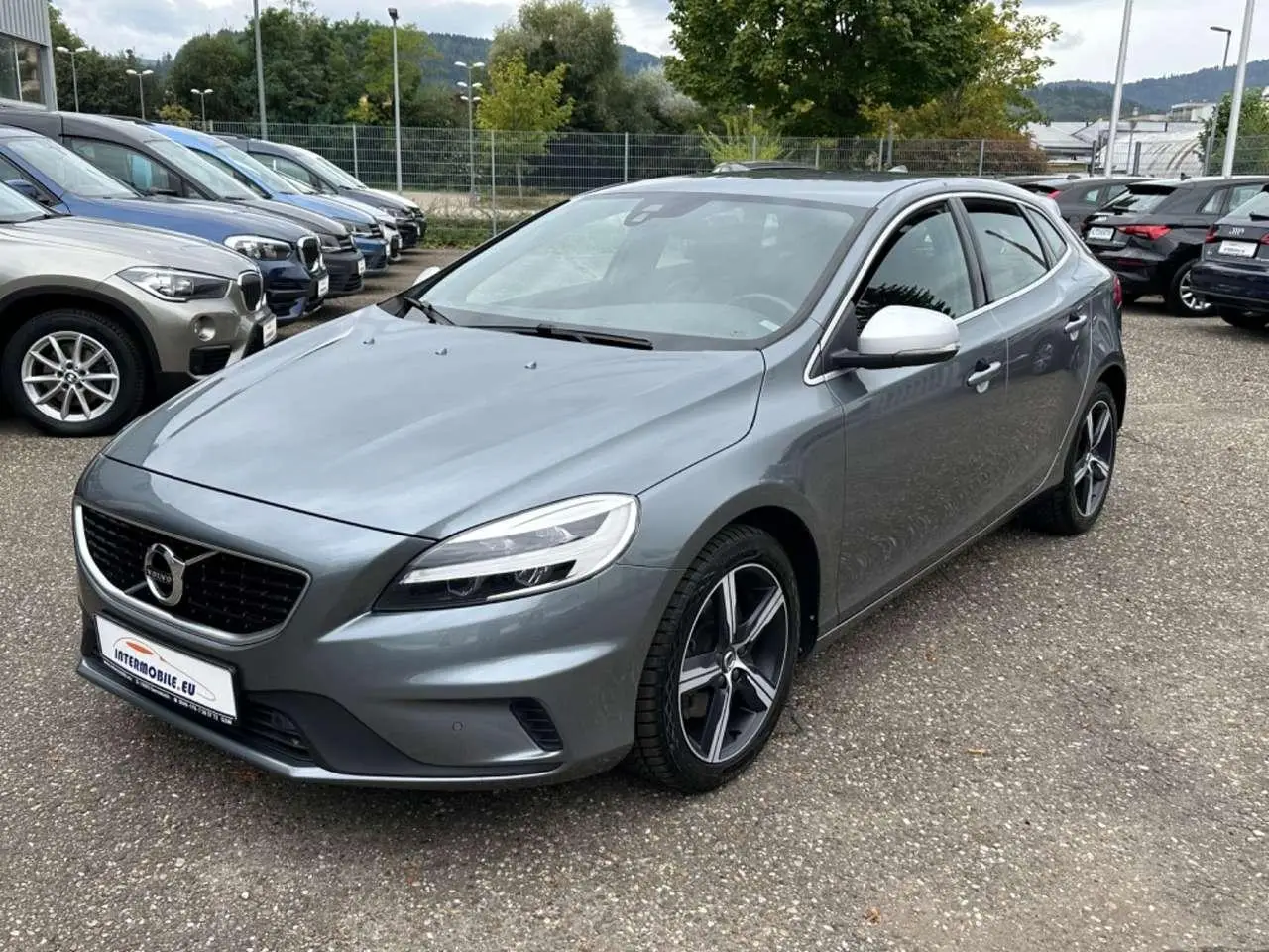 Photo 1 : Volvo V40 2020 Essence