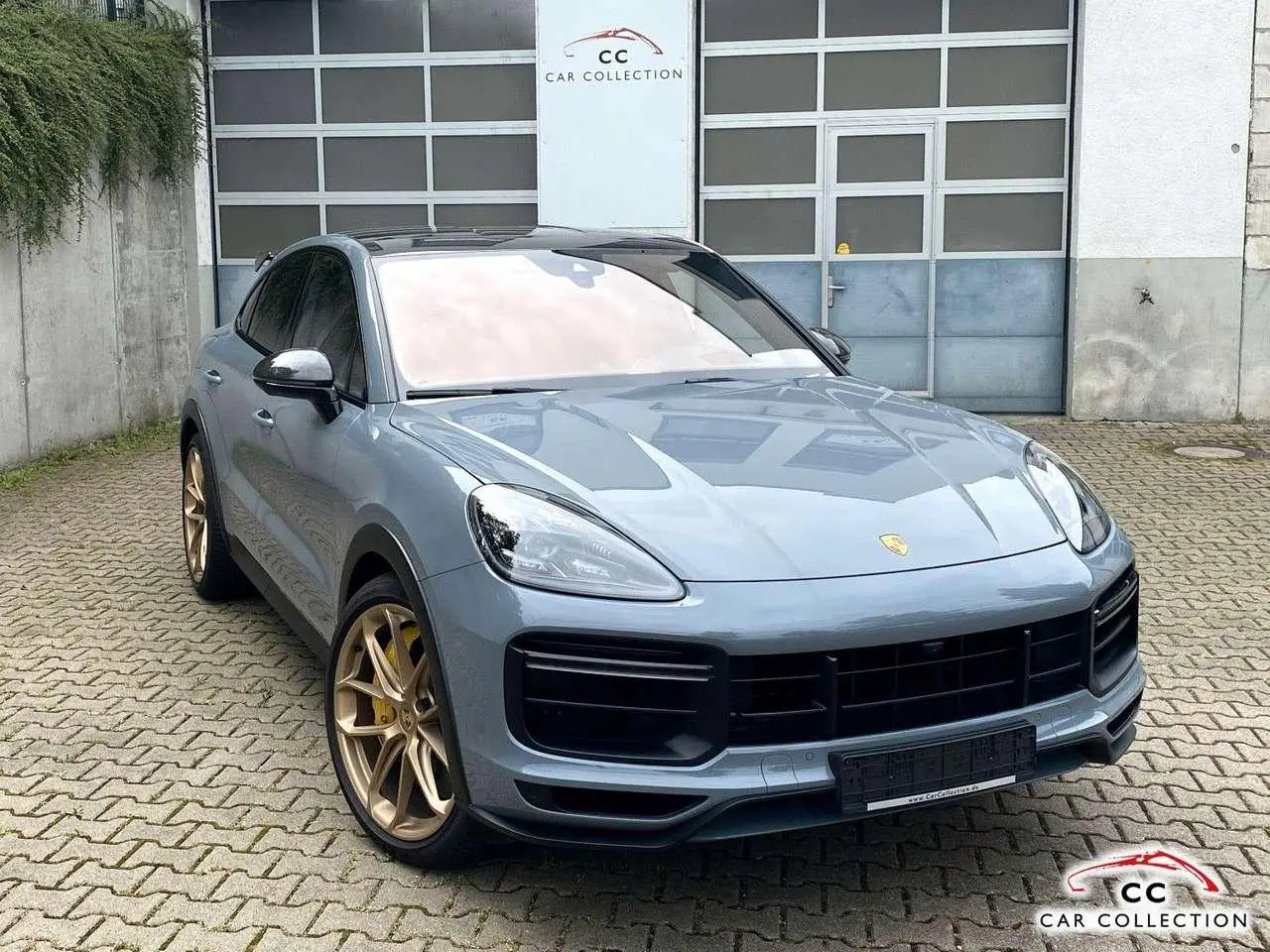 Photo 1 : Porsche Cayenne 2021 Petrol