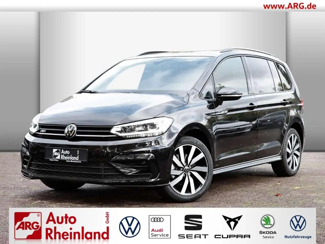 Photo 1 : Volkswagen Touran 2024 Essence