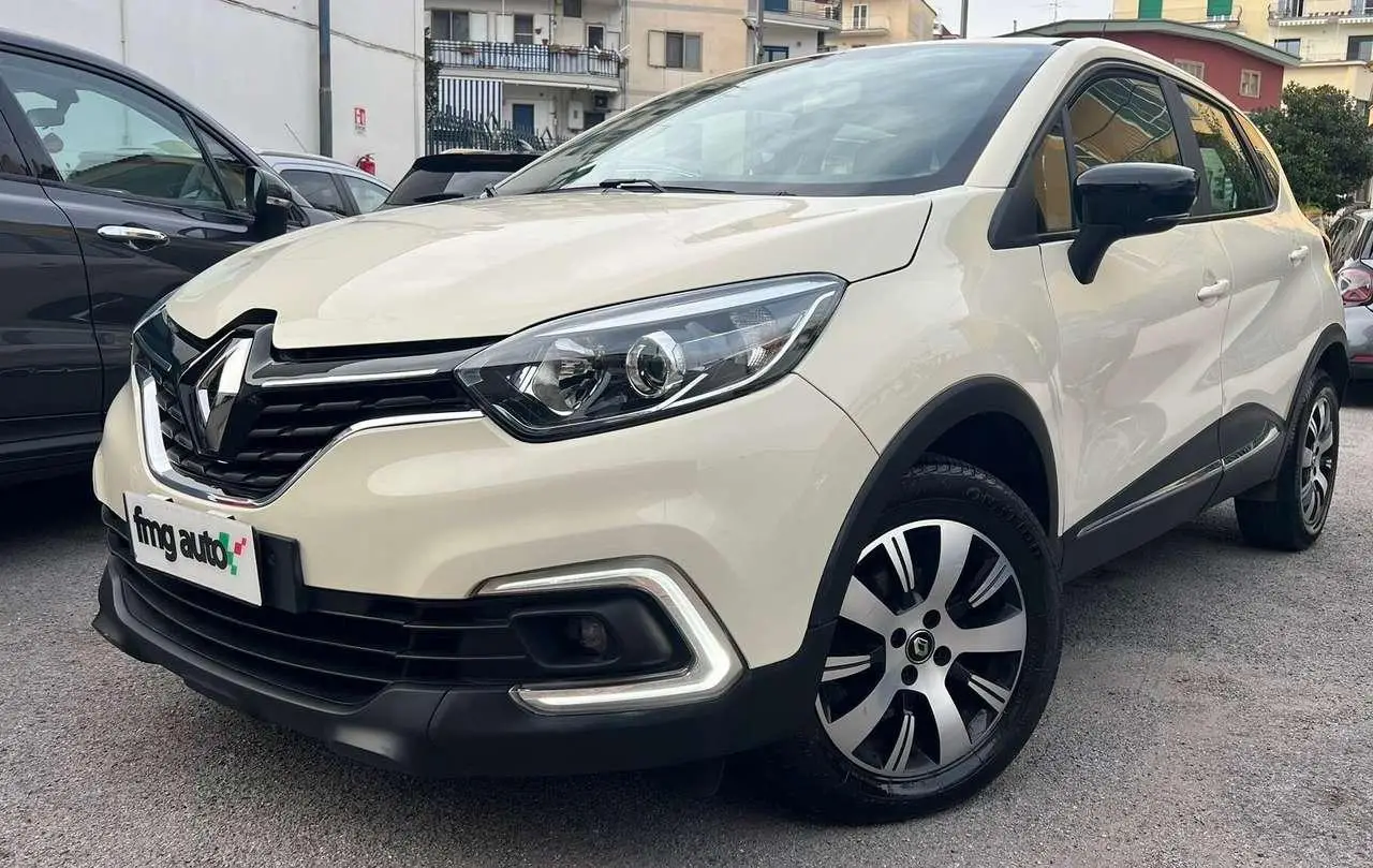 Photo 1 : Renault Captur 2017 Essence