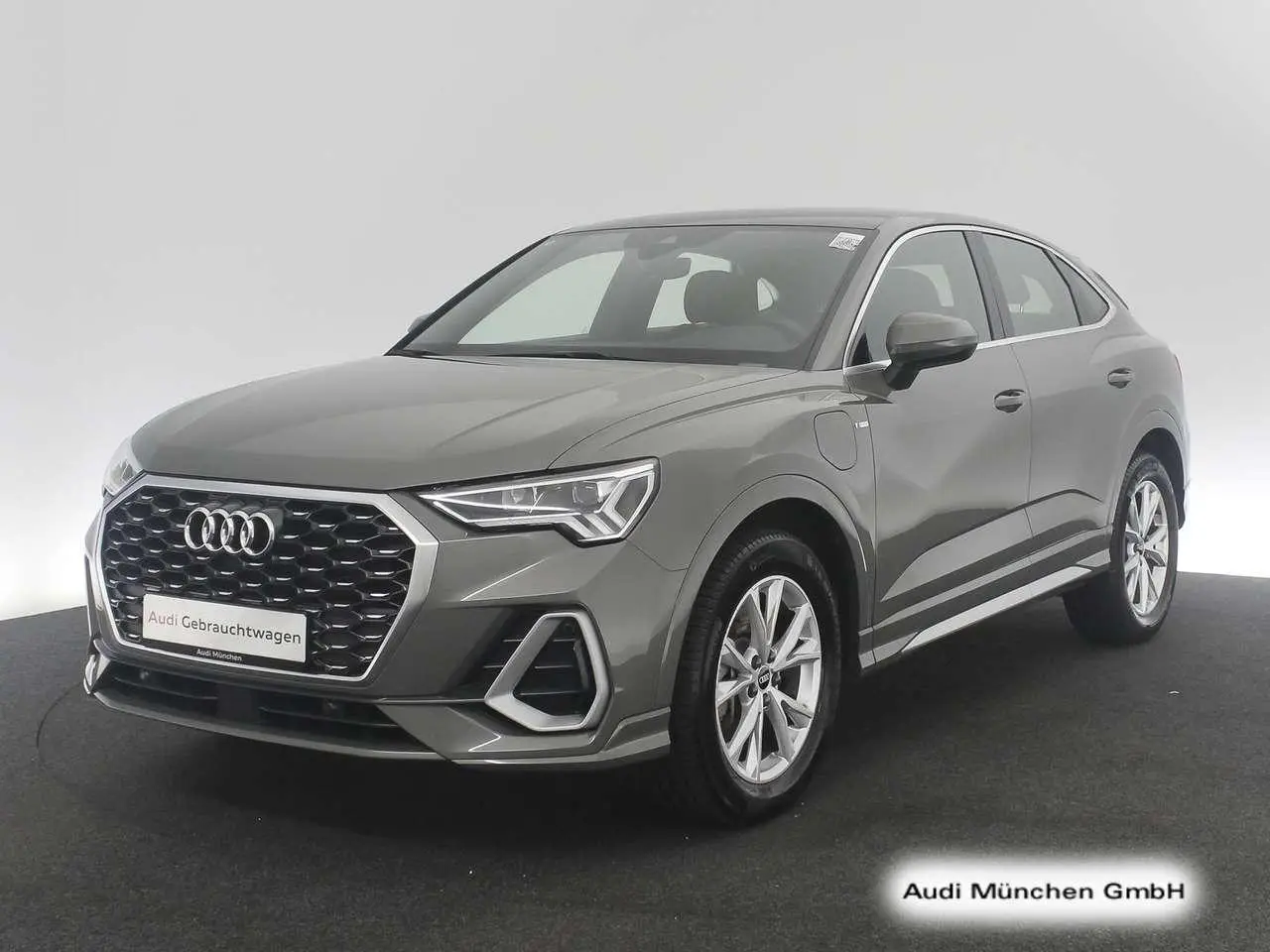 Photo 1 : Audi Q3 2021 Hybride