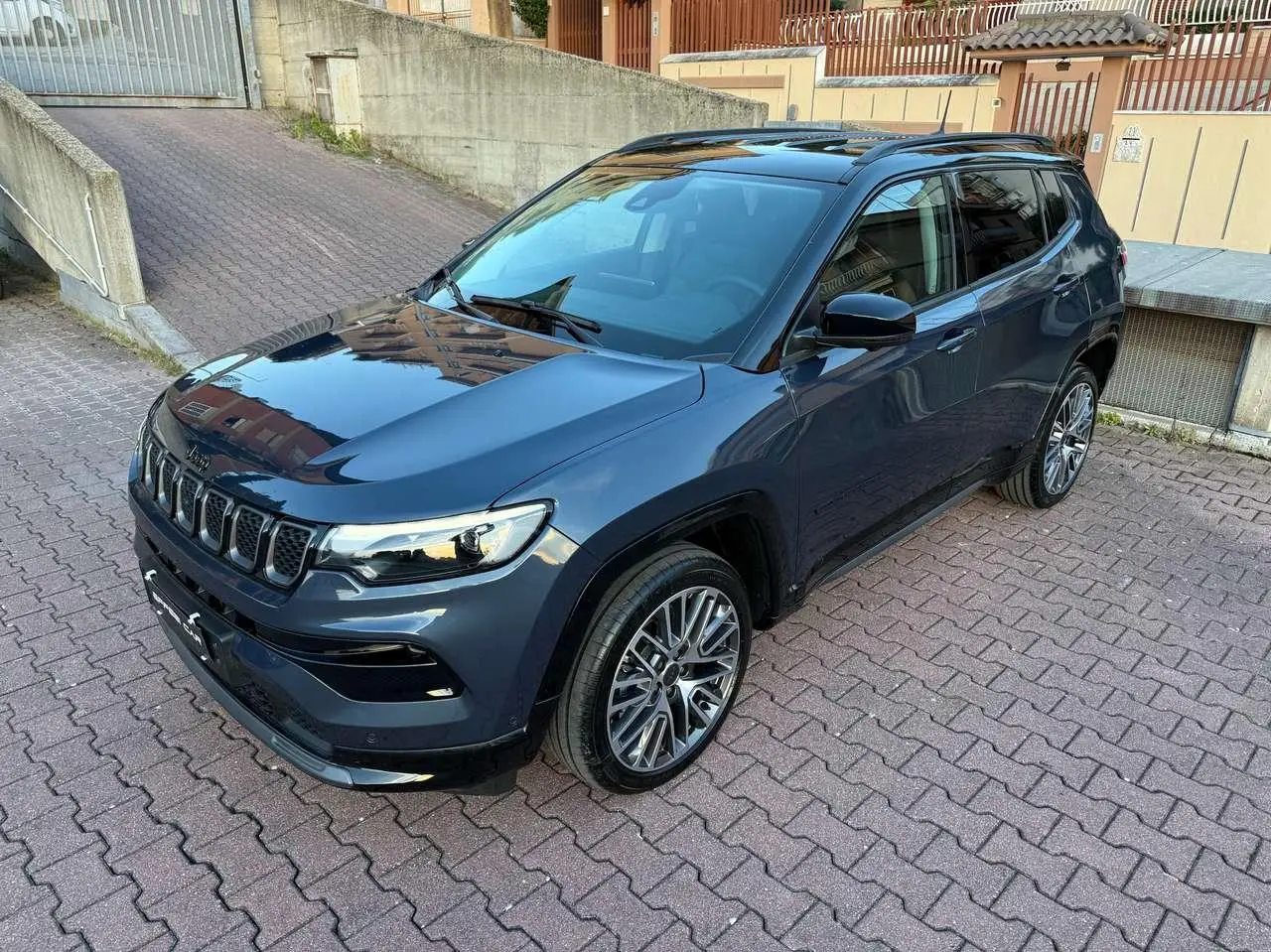 Photo 1 : Jeep Compass 2024 Hybrid