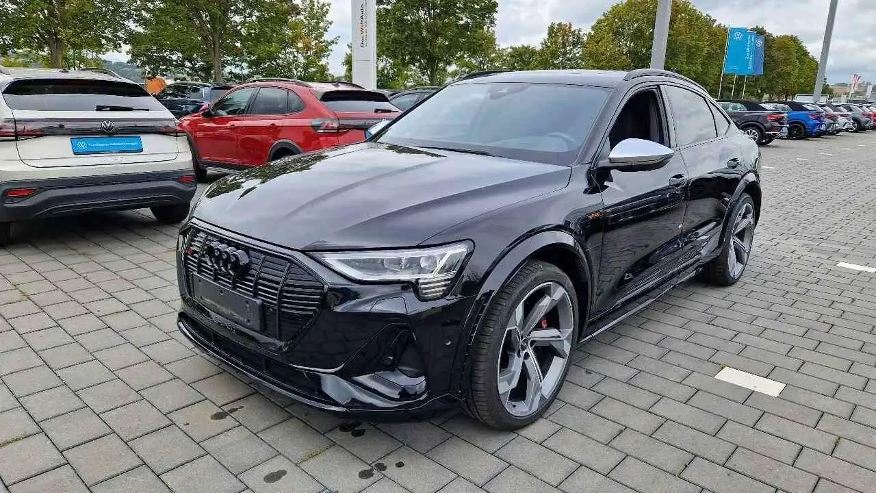 Photo 1 : Audi E-tron 2022 Electric