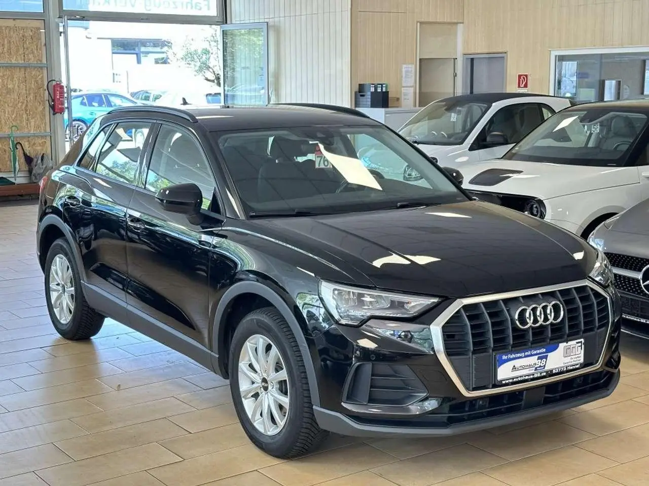 Photo 1 : Audi Q3 2019 Petrol