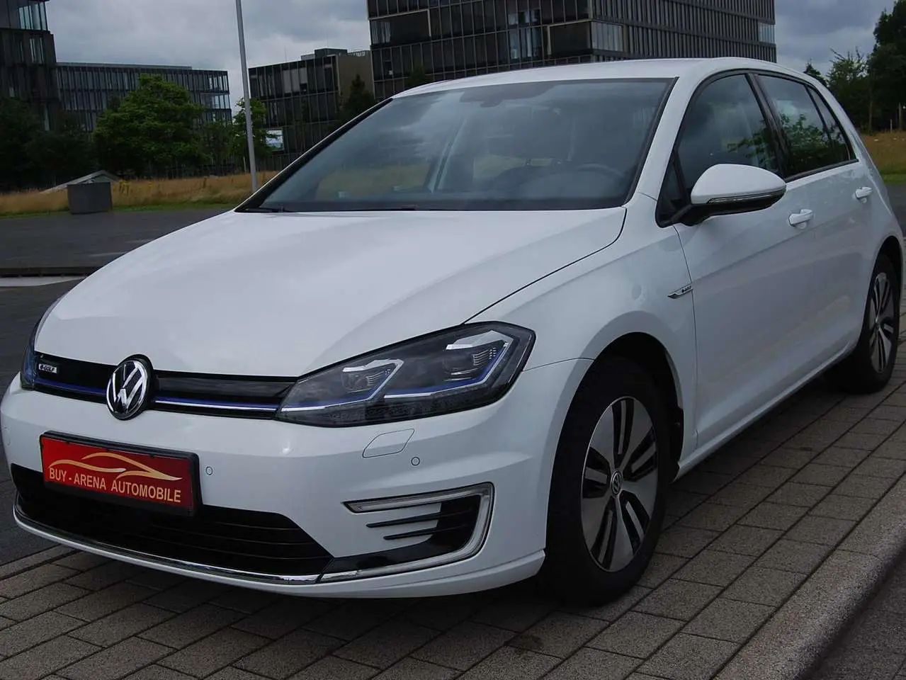 Photo 1 : Volkswagen Golf 2020 Électrique