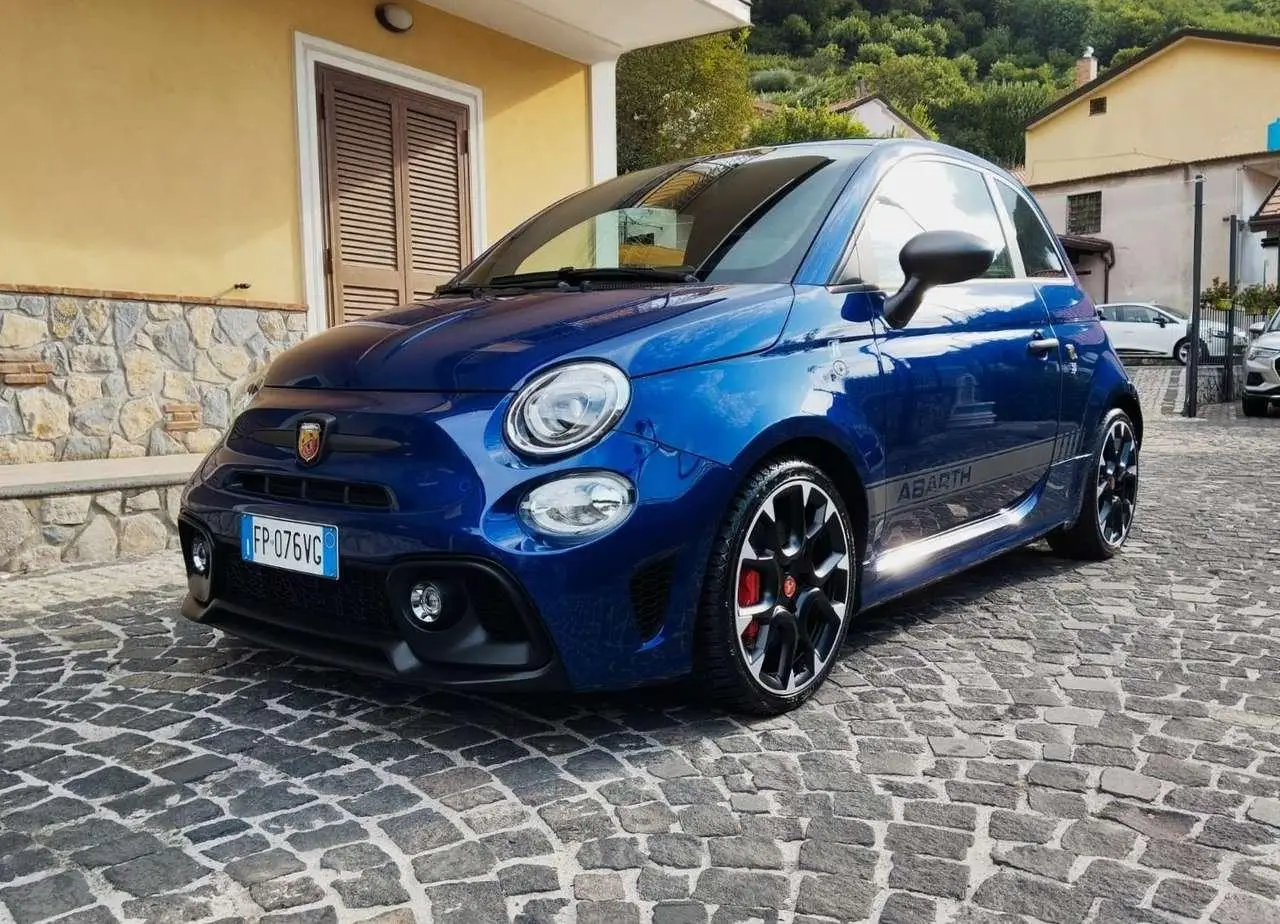 Photo 1 : Abarth 595 2018 Petrol