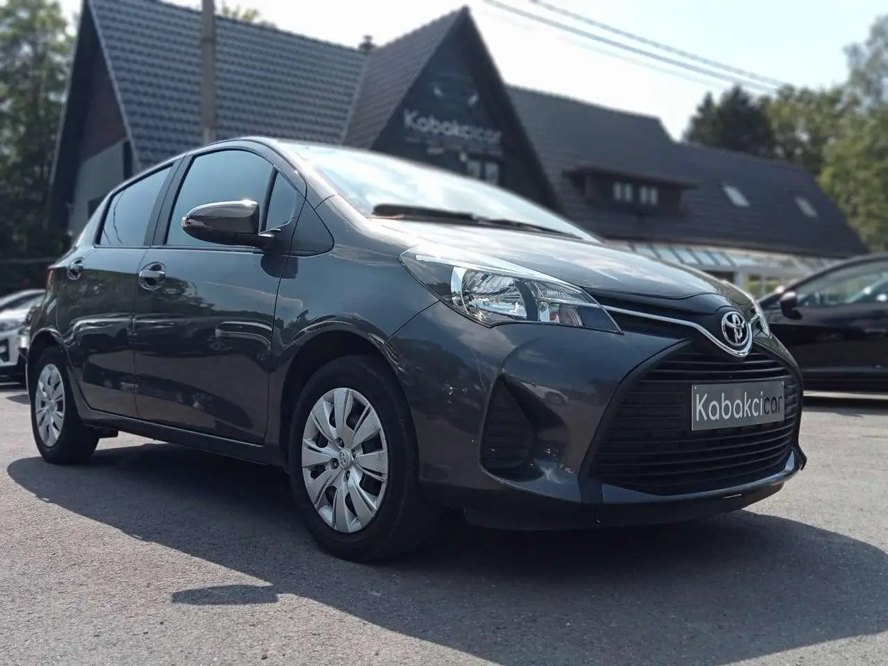 Photo 1 : Toyota Yaris 2016 Petrol