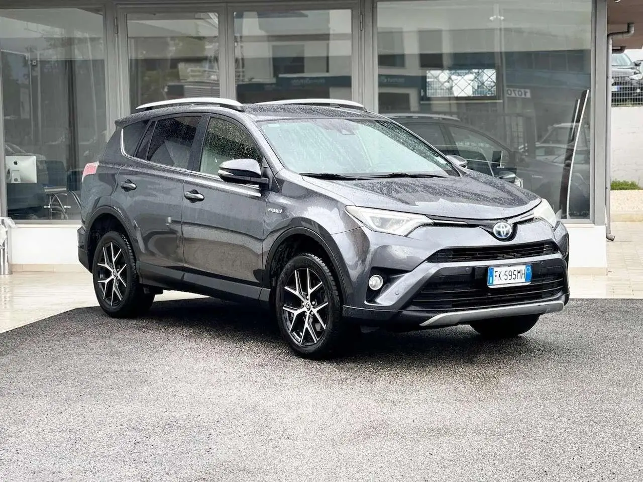 Photo 1 : Toyota Rav4 2017 Hybrid