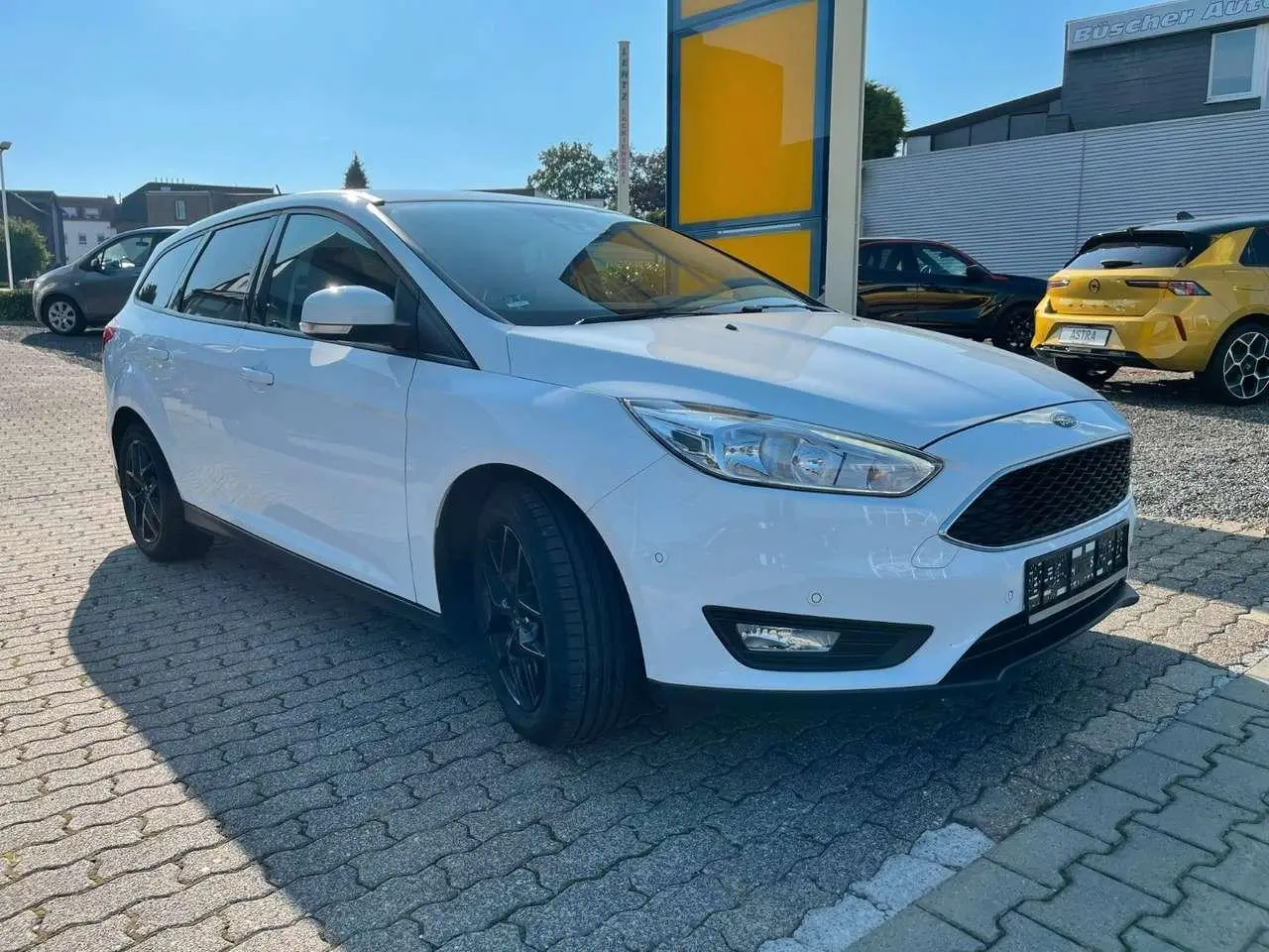 Photo 1 : Ford Focus 2018 Petrol