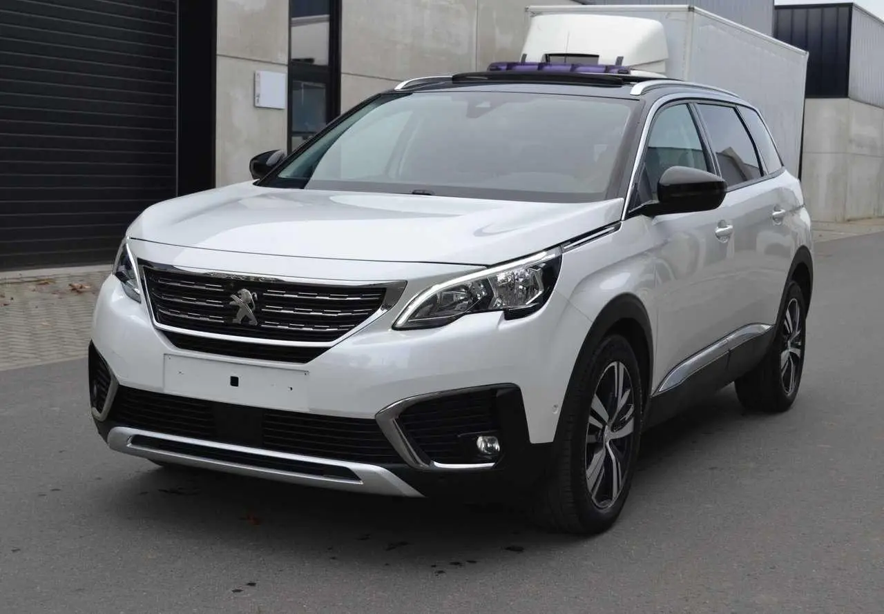 Photo 1 : Peugeot 5008 2018 Petrol