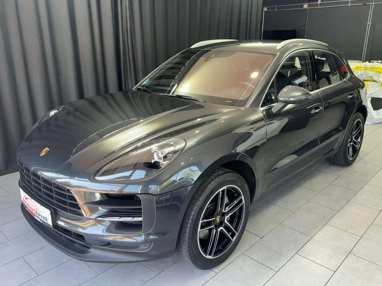 Photo 1 : Porsche Macan 2021 Petrol