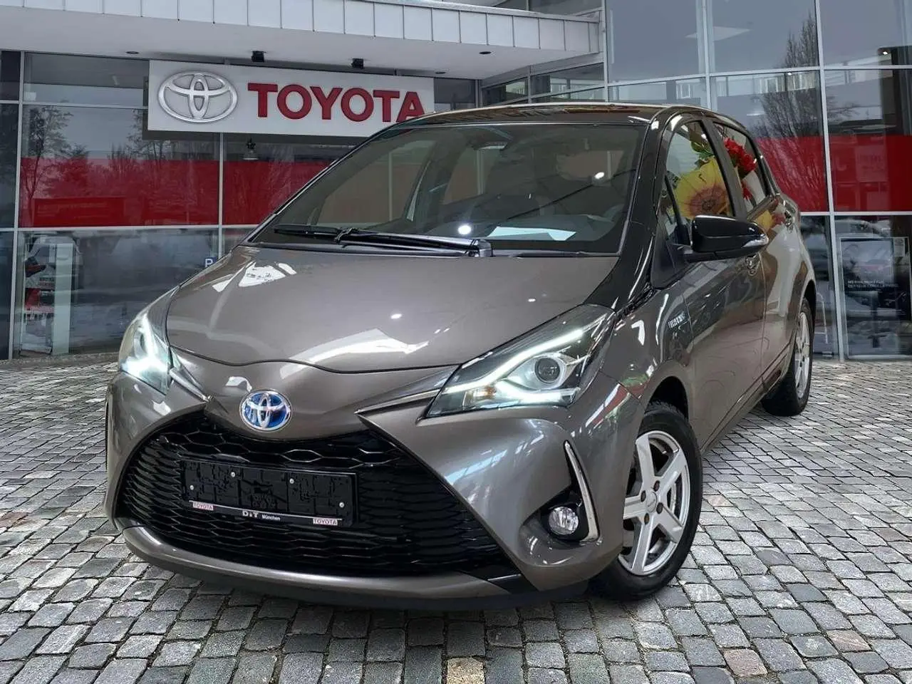 Photo 1 : Toyota Yaris 2018 Hybrid