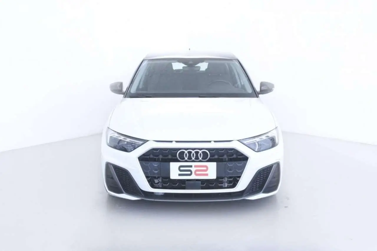 Photo 1 : Audi A1 2023 Essence