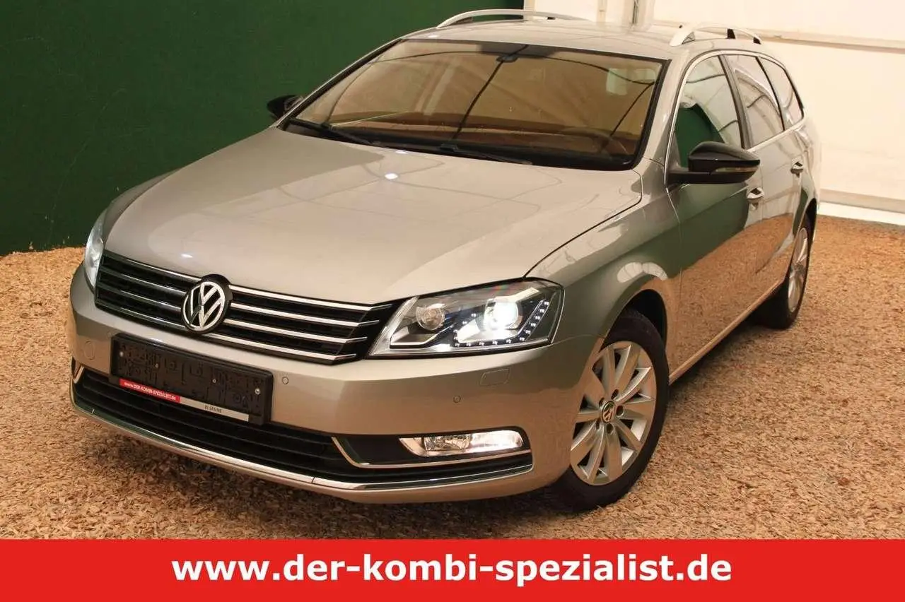 Photo 1 : Volkswagen Passat 2015 Petrol