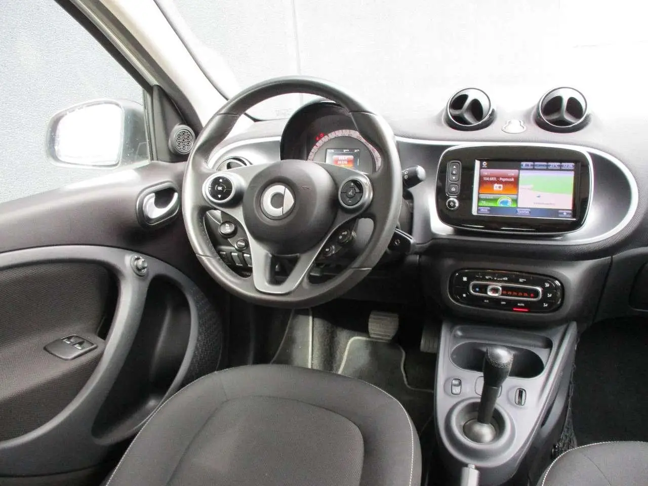 Photo 1 : Smart Forfour 2016 Petrol