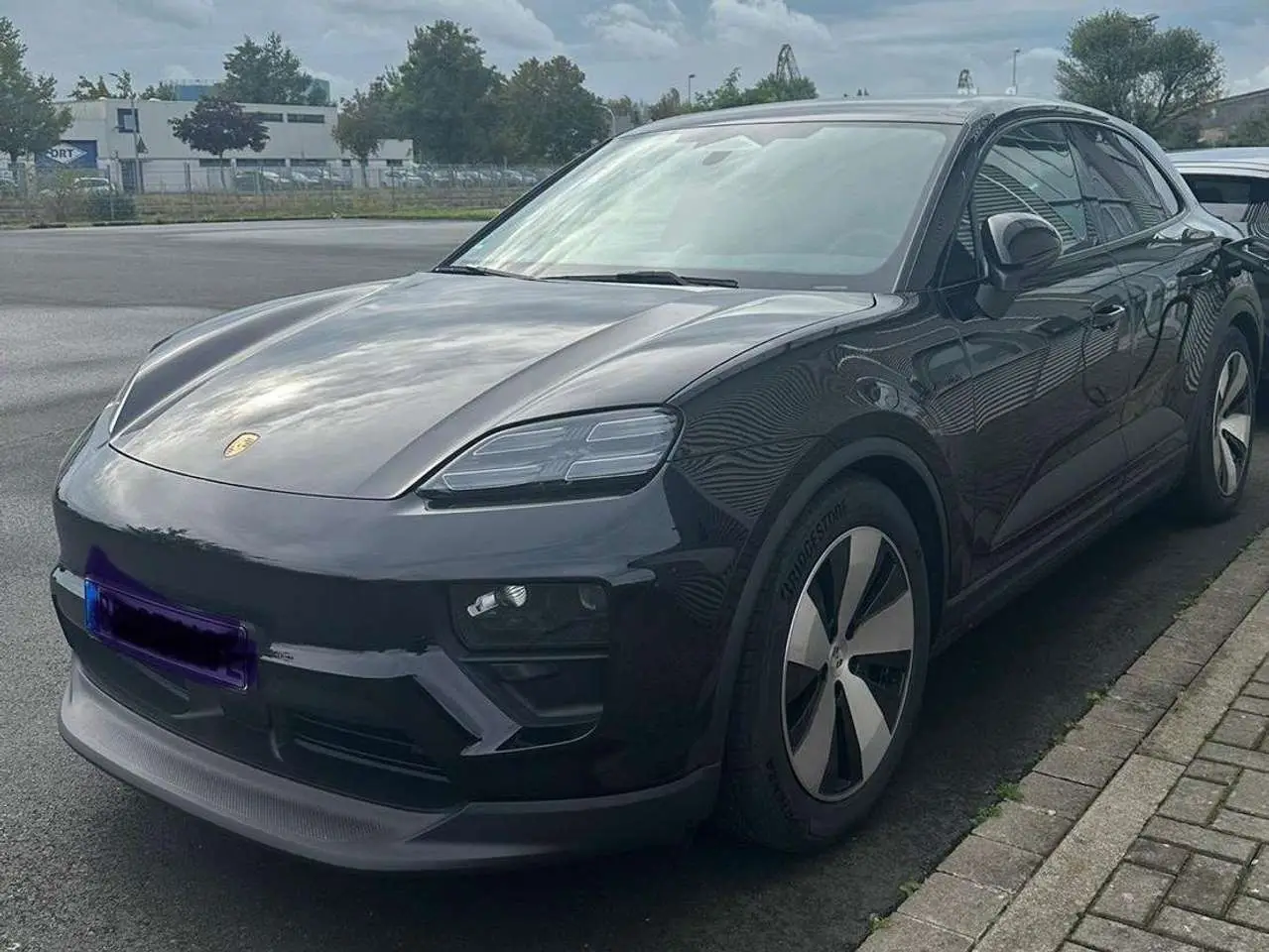 Photo 1 : Porsche Macan 2024 Electric