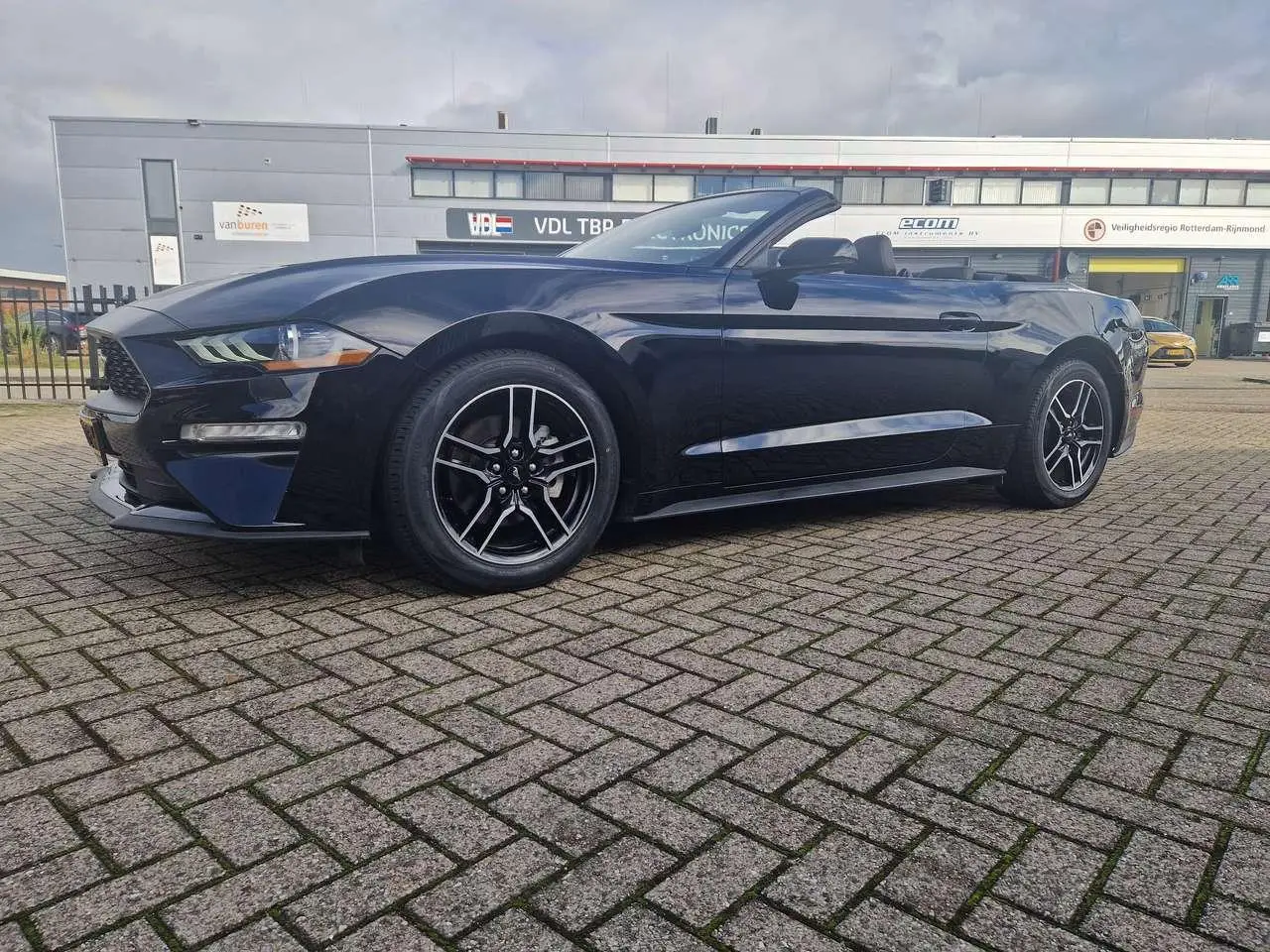 Photo 1 : Ford Mustang 2019 Petrol