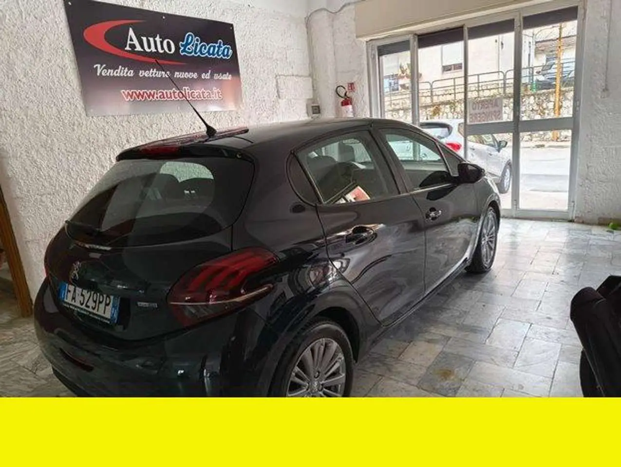 Photo 1 : Peugeot 208 2015 Diesel