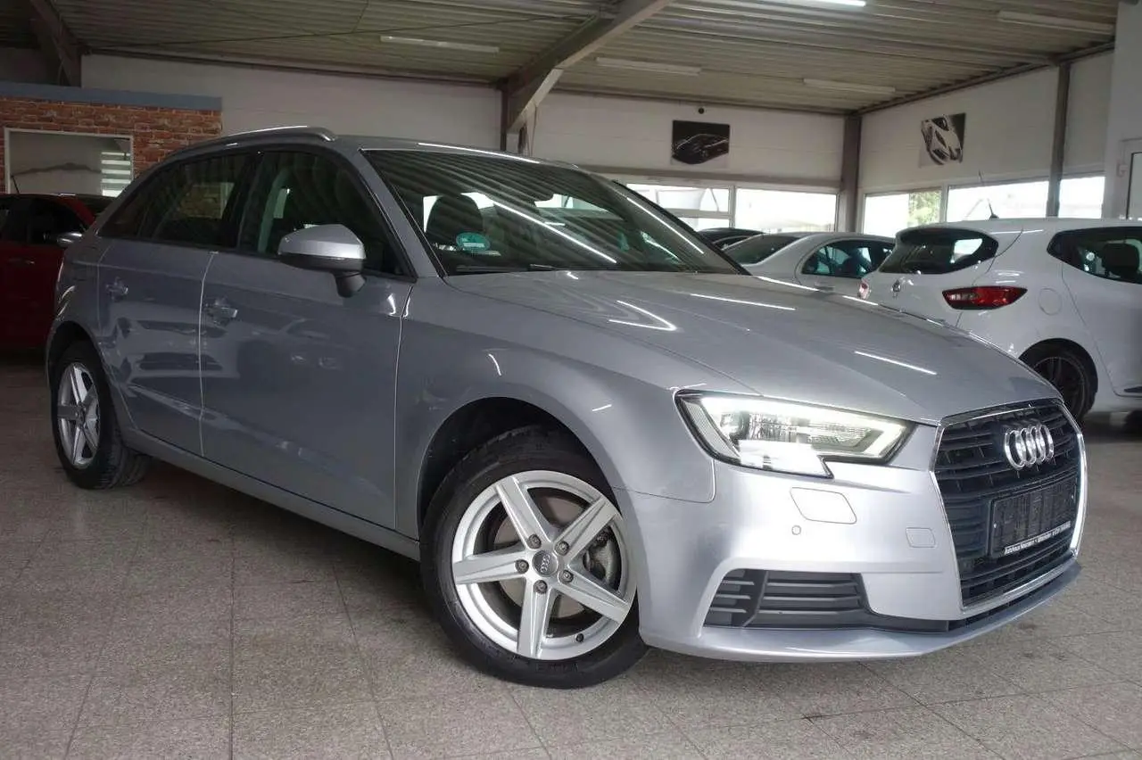 Photo 1 : Audi A3 2019 Diesel