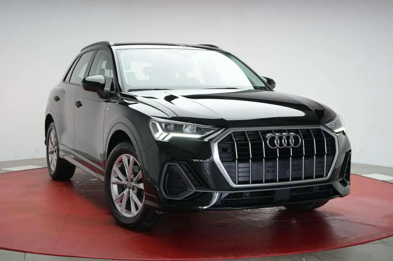 Photo 1 : Audi Q3 2020 Petrol