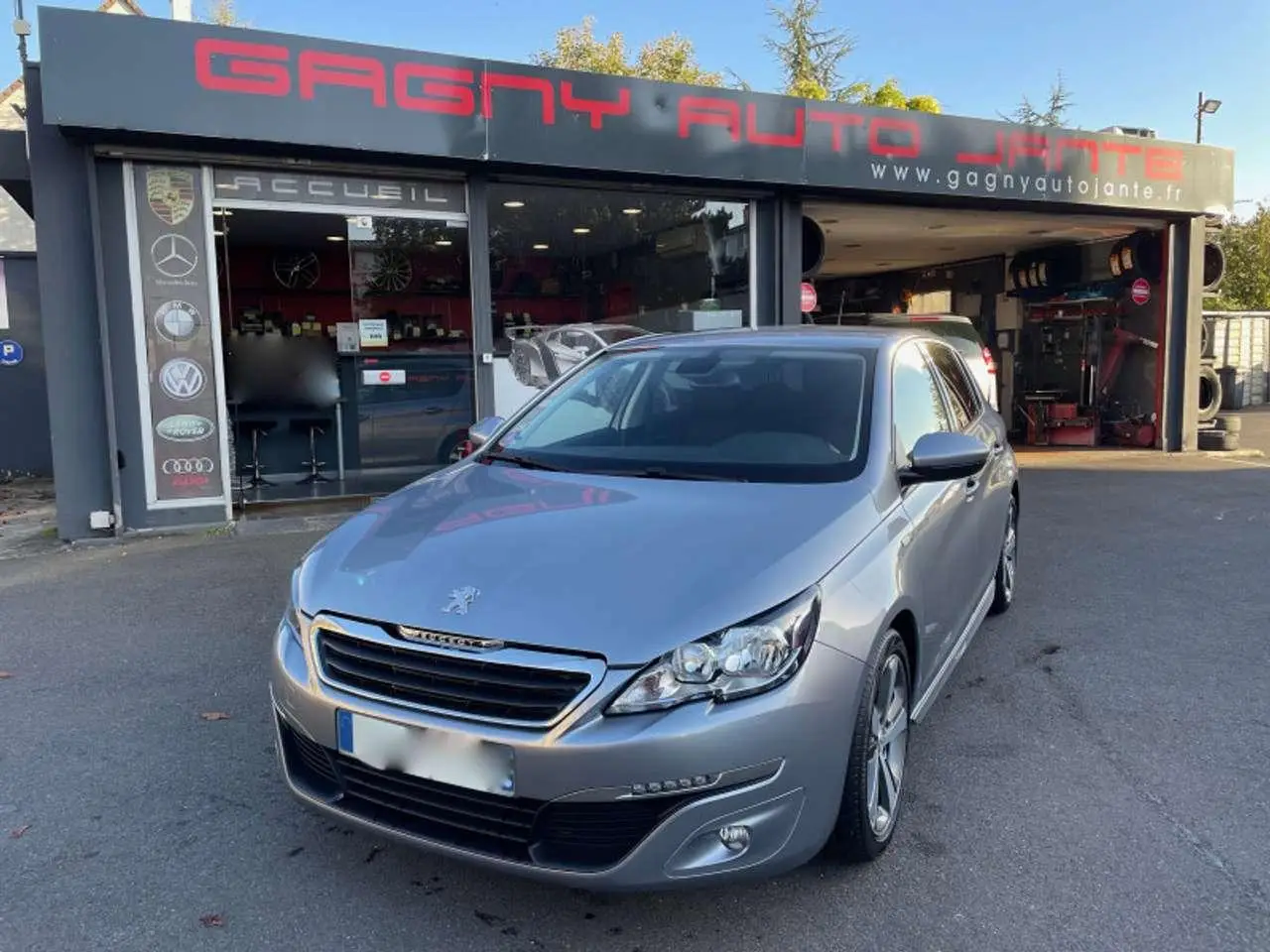 Photo 1 : Peugeot 308 2017 Petrol