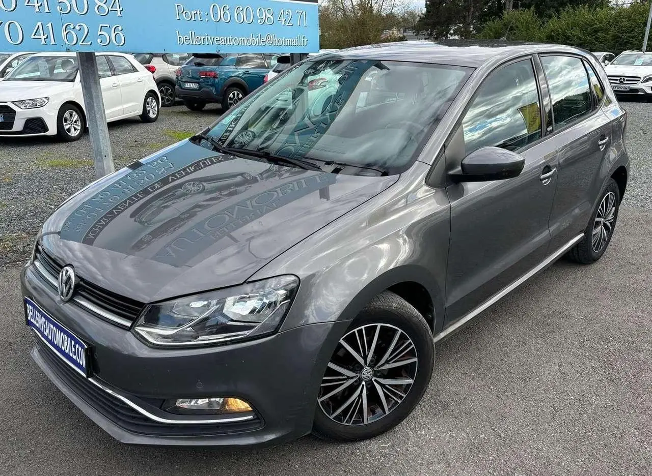 Photo 1 : Volkswagen Polo 2016 Petrol