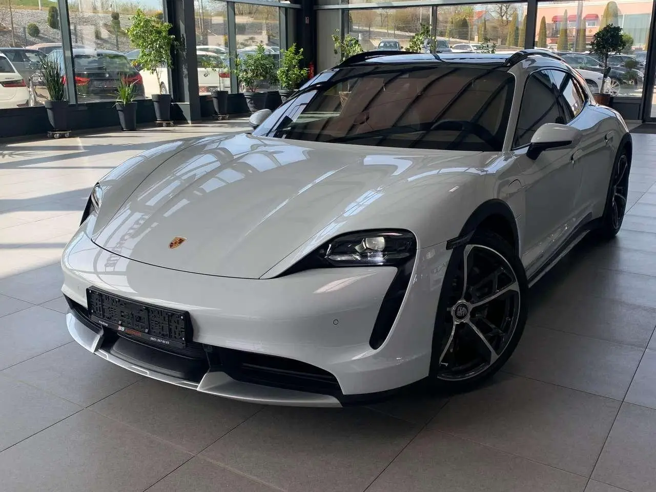 Photo 1 : Porsche Taycan 2021 Électrique