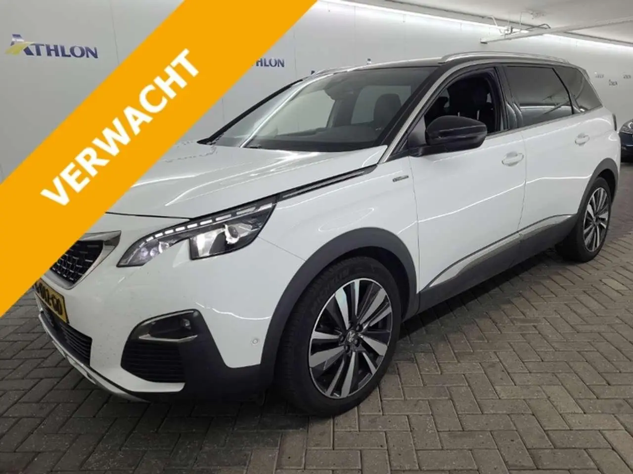 Photo 1 : Peugeot 5008 2019 Essence