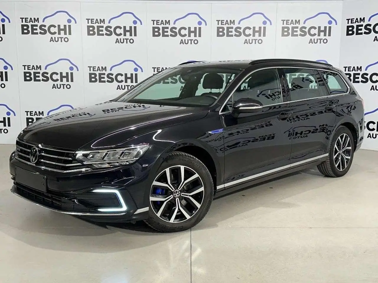 Photo 1 : Volkswagen Passat 2021 Essence