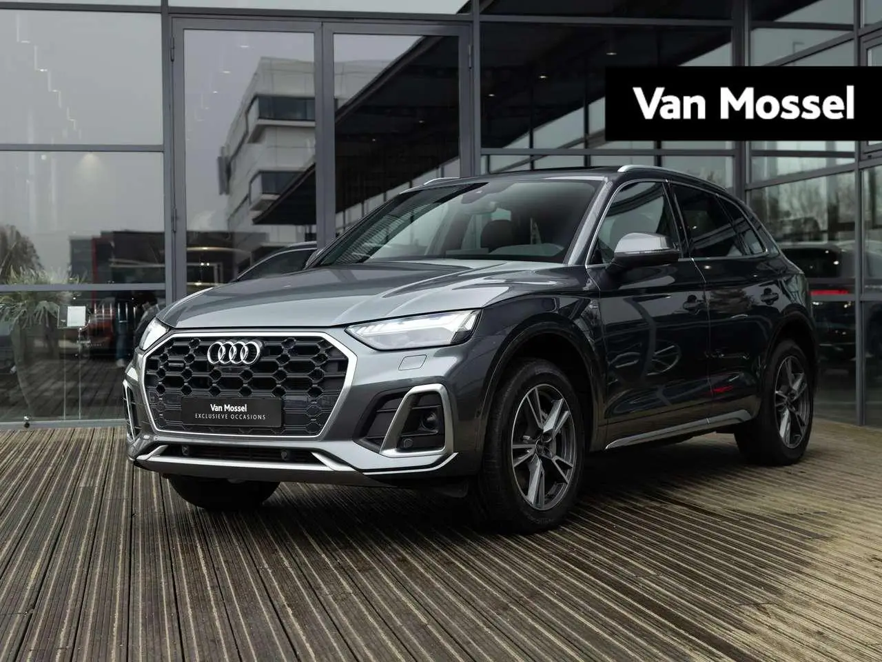 Photo 1 : Audi Q5 2021 Hybrid