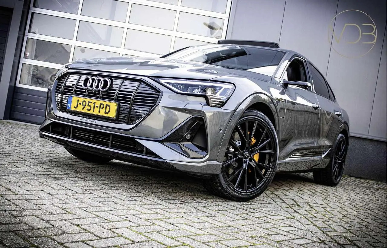 Photo 1 : Audi E-tron 2020 Electric