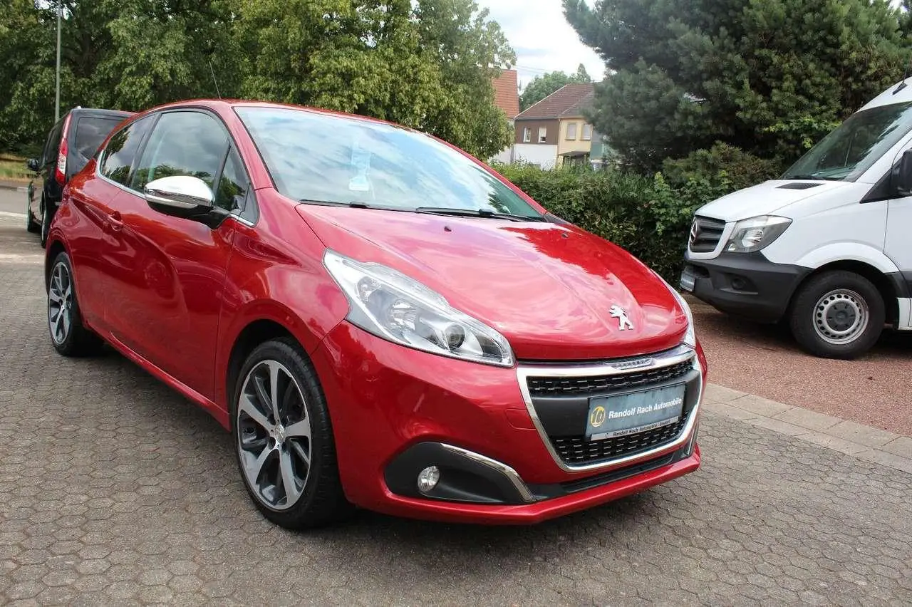 Photo 1 : Peugeot 208 2017 Petrol