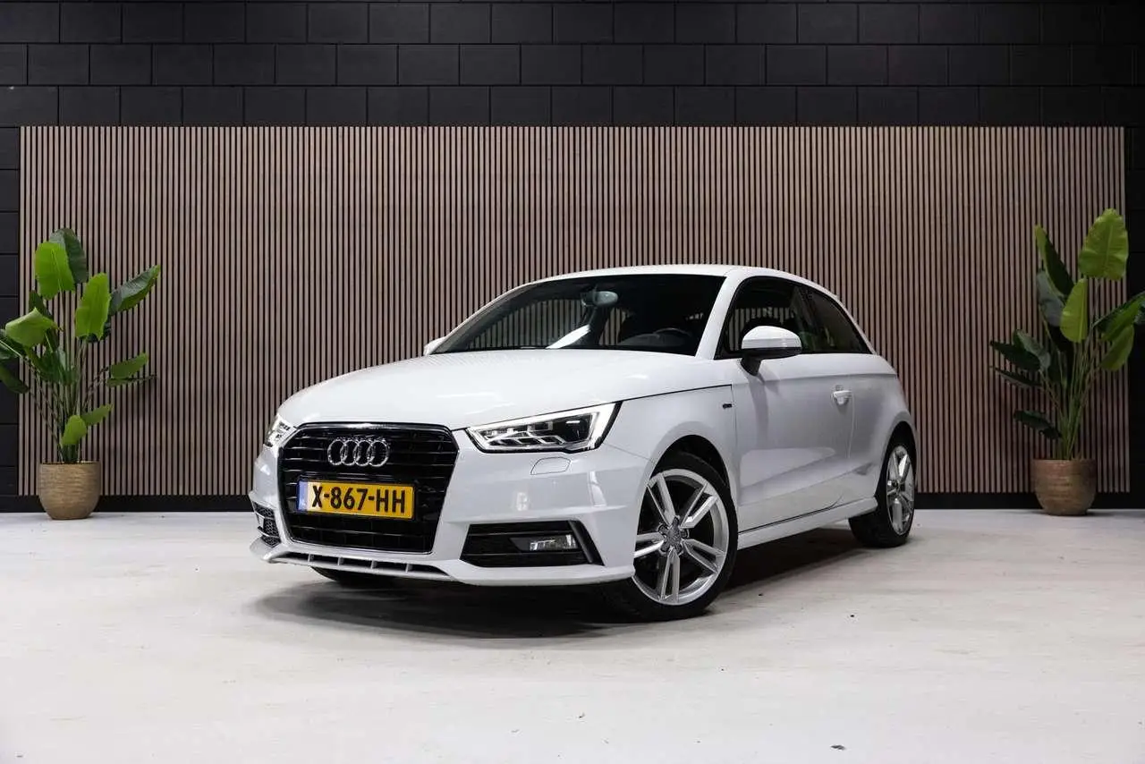 Photo 1 : Audi A1 2017 Essence