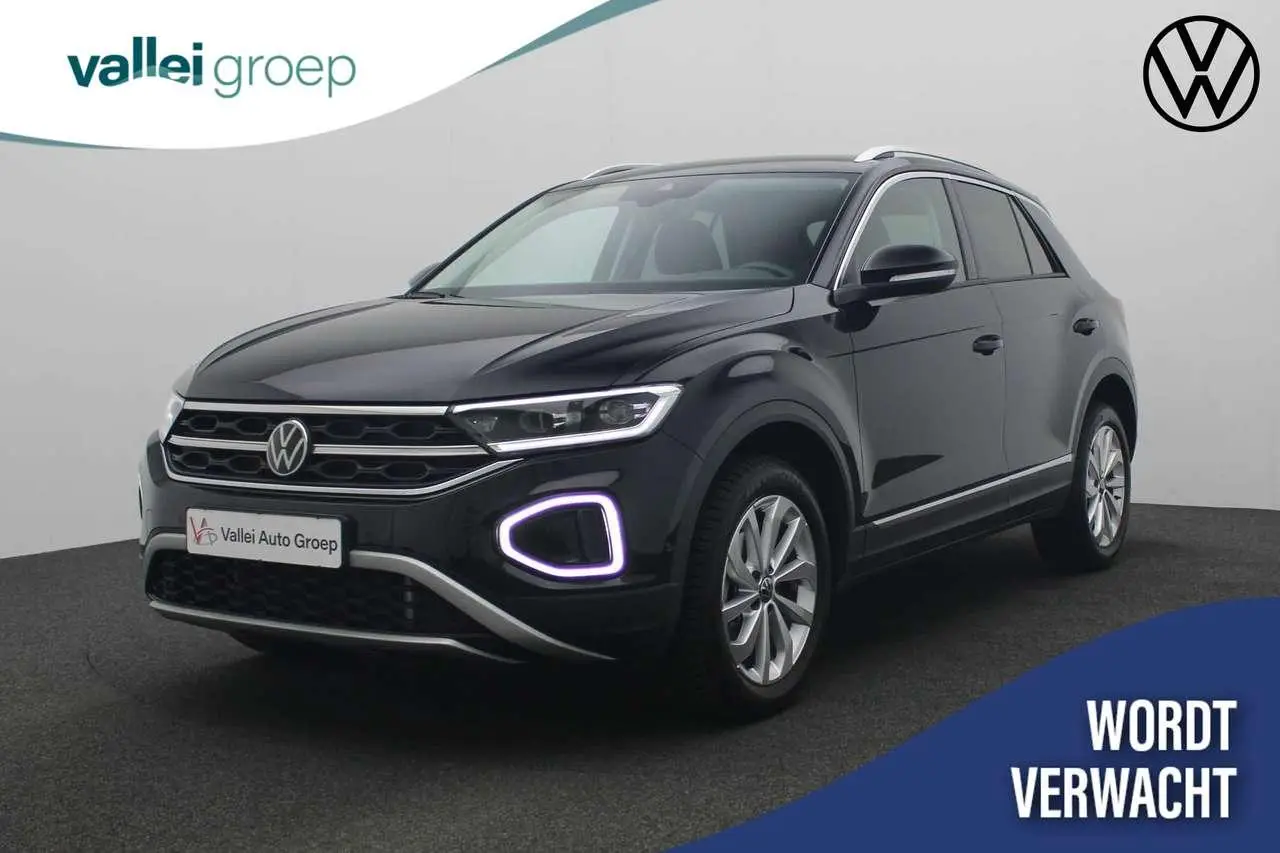 Photo 1 : Volkswagen T-roc 2024 Petrol