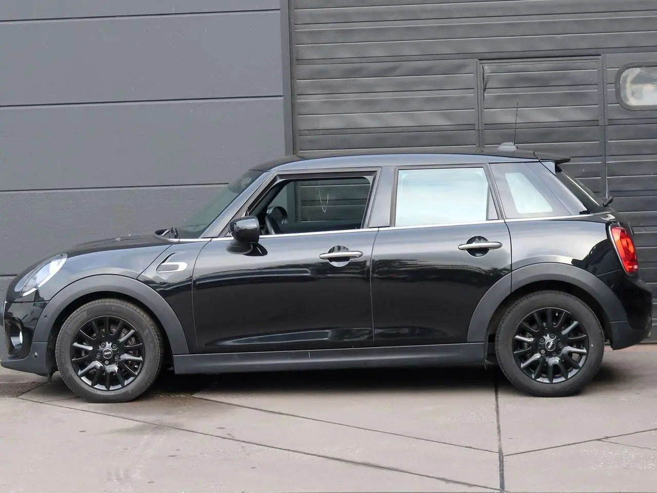 Photo 1 : Mini One 2021 Petrol