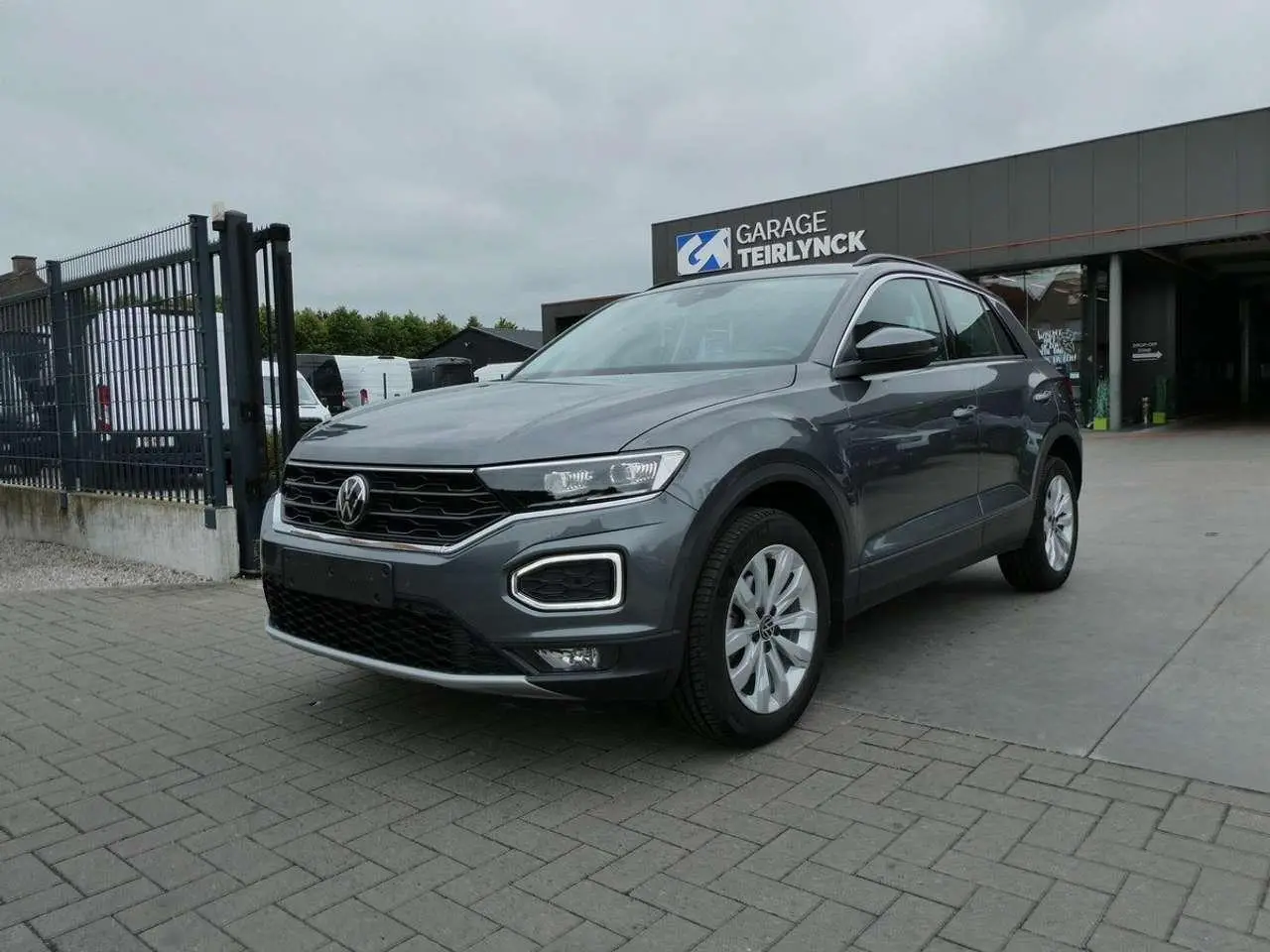 Photo 1 : Volkswagen T-roc 2021 Essence