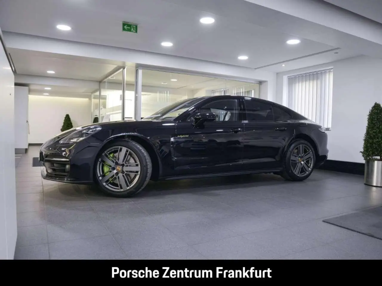 Photo 1 : Porsche Panamera 2024 Hybrid