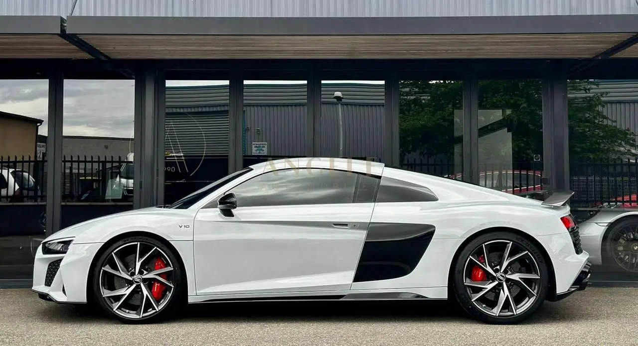 Photo 1 : Audi R8 2020 Petrol