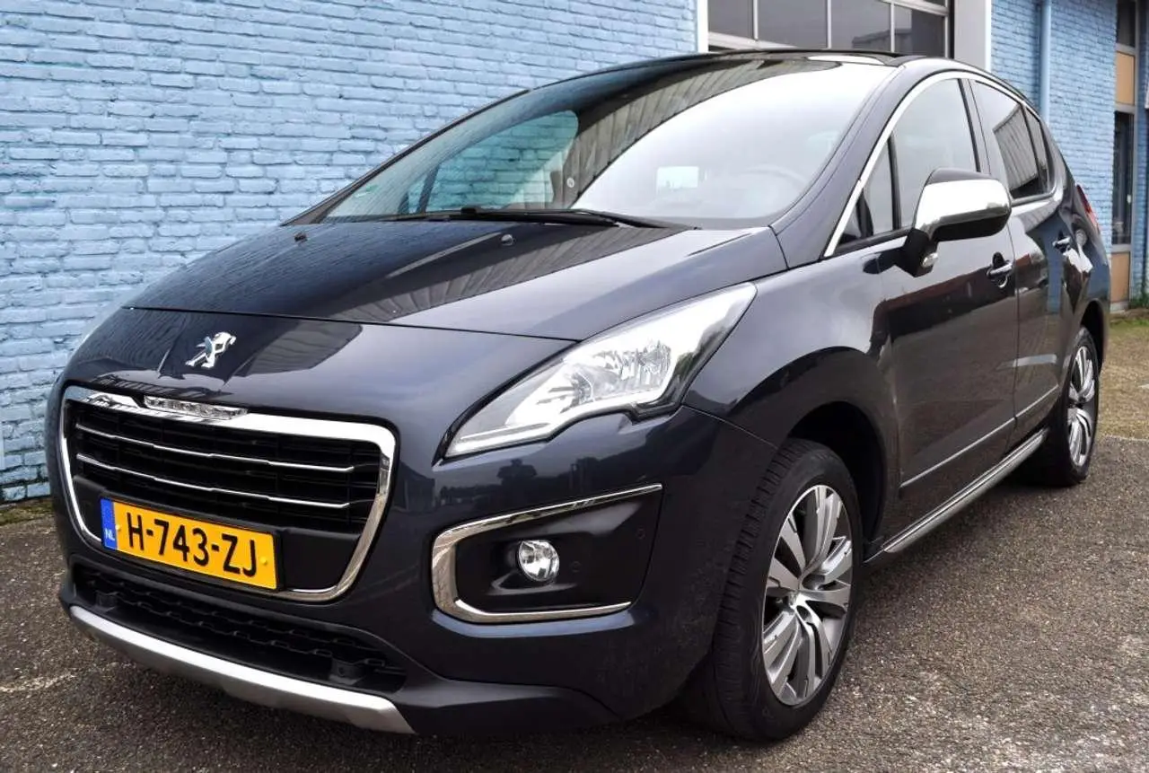 Photo 1 : Peugeot 3008 2016 Petrol