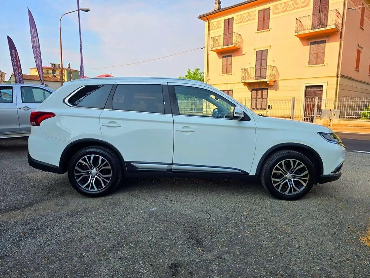 Photo 1 : Mitsubishi Outlander 2018 Diesel