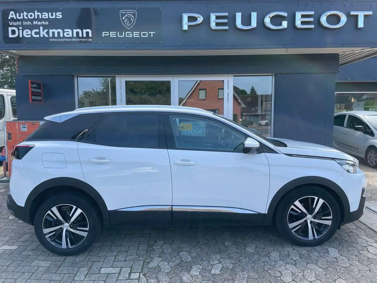 Photo 1 : Peugeot 3008 2018 Petrol