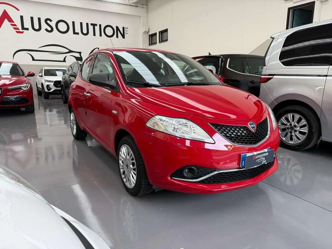 Photo 1 : Lancia Ypsilon 2017 Essence