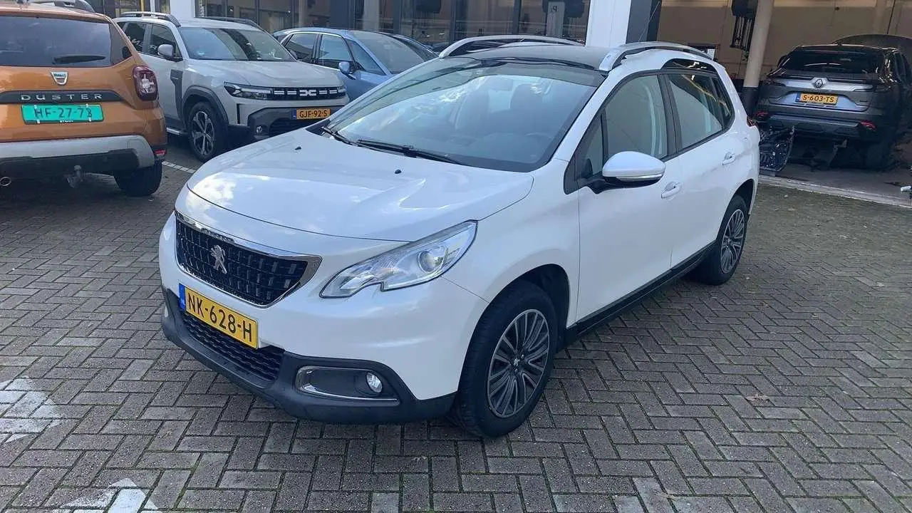 Photo 1 : Peugeot 2008 2017 Petrol