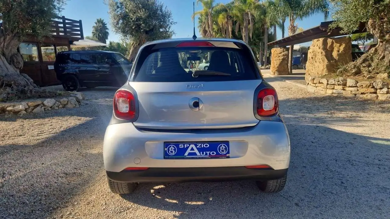 Photo 1 : Smart Forfour 2018 Essence