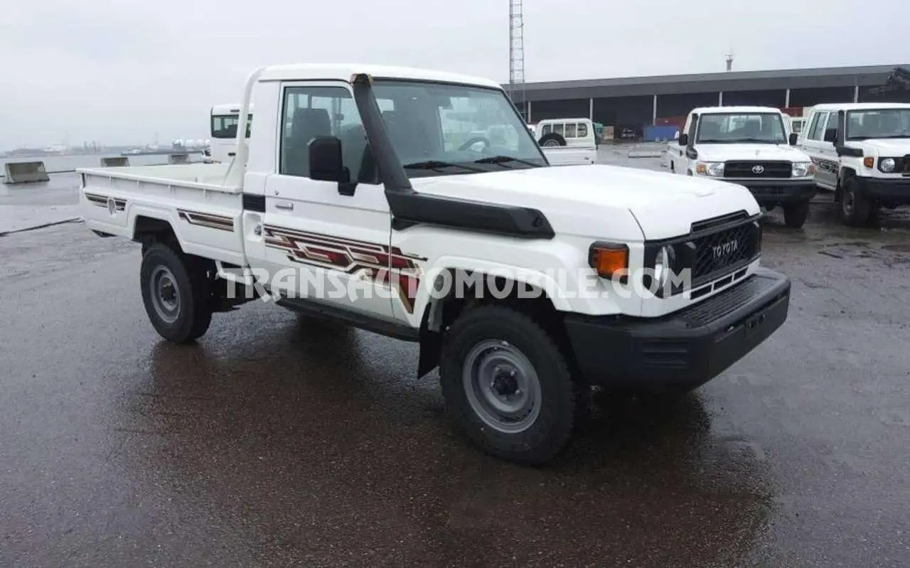 Photo 1 : Toyota Land Cruiser 2024 Diesel