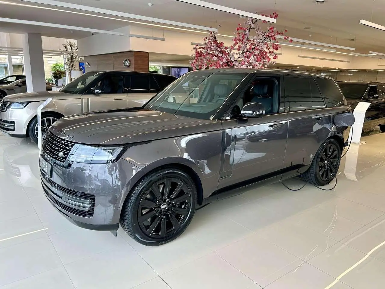 Photo 1 : Land Rover Range Rover 2024 Hybride